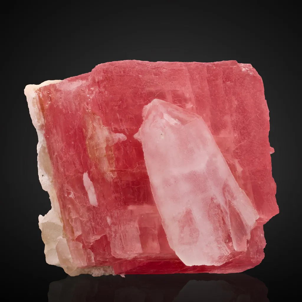 Rhodochrosite, Quartz image