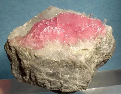 Rhodochrosite, Quartz image