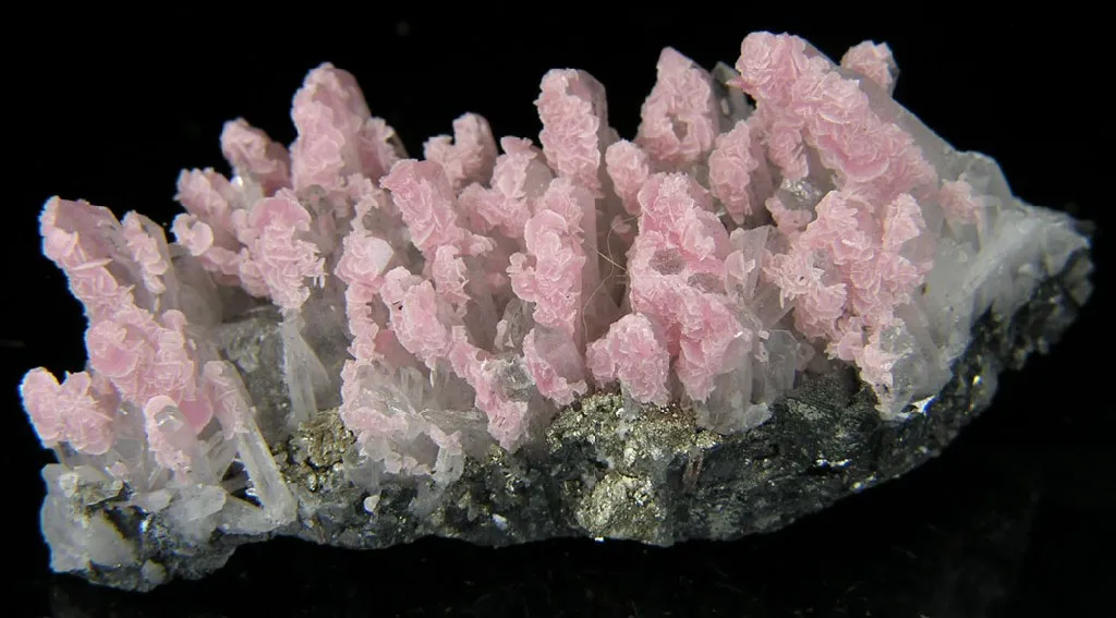 Rhodochrosite, Quartz image