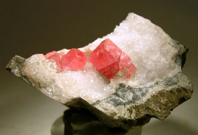 Rhodochrosite, Quartz image