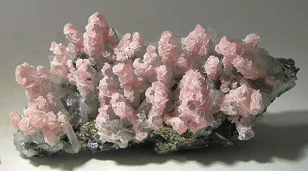Rhodochrosite, Quartz image