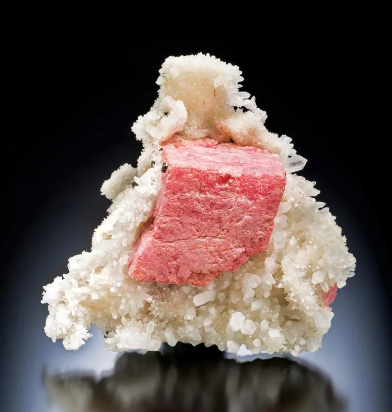 Rhodochrosite, Quartz, Pyrite image