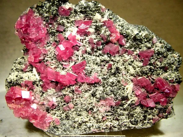 Rhodochrosite, Quartz, Tetrahedrite image