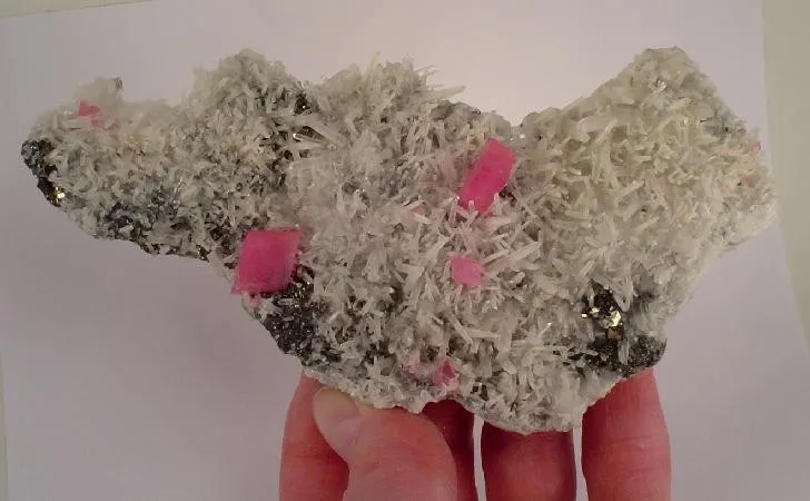 Rhodochrosite, Quartz, Tetrahedrite image