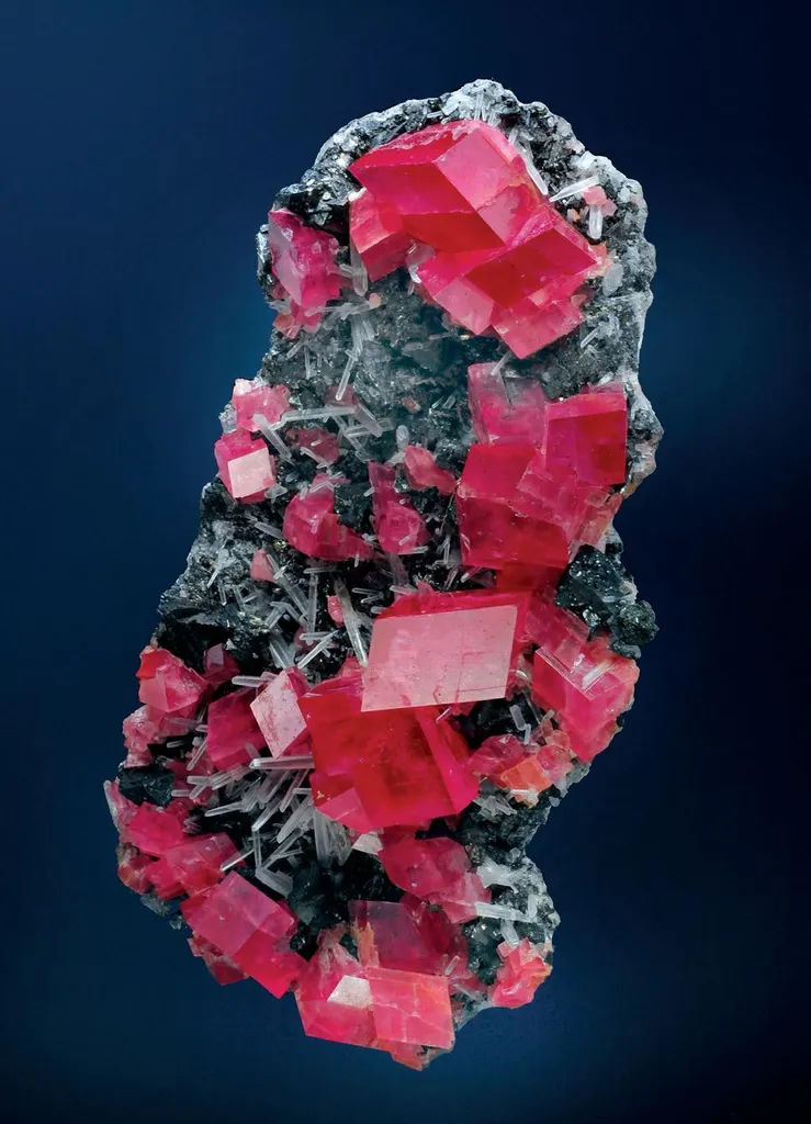 Rhodochrosite, Quartz, Tetrahedrite image