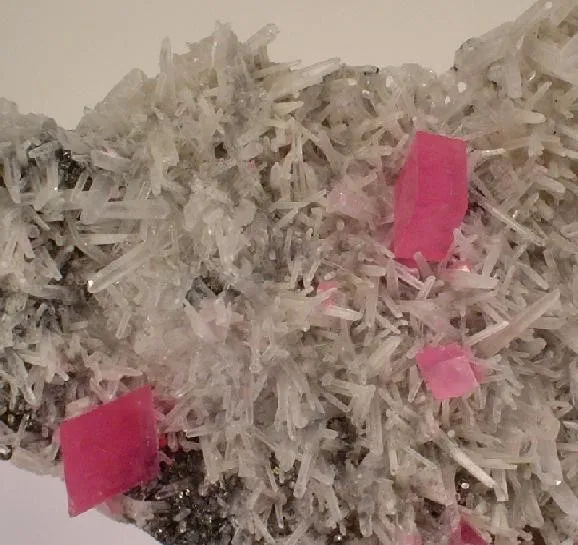 Rhodochrosite, Quartz, Tetrahedrite - image 2