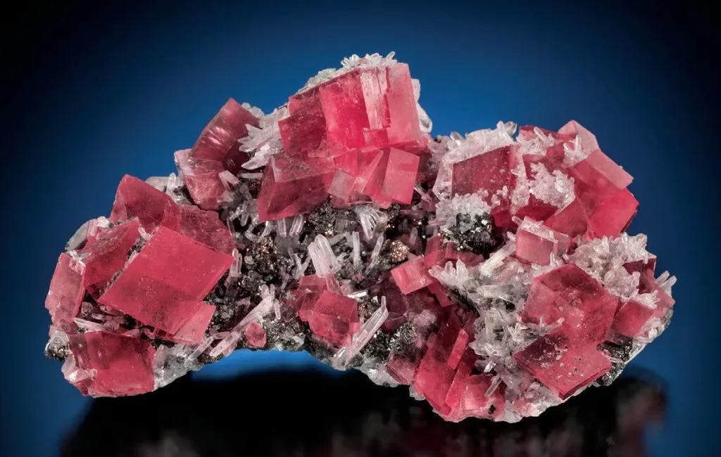 Rhodochrosite, Quartz, Tetrahedrite, Pyrite image
