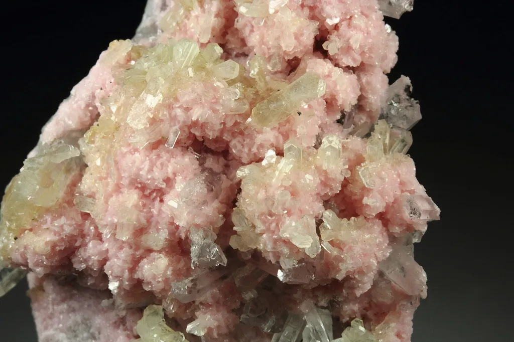 RHODOCHROSITE, STILBITE, QUARTZ, PYRITE from Bulgaria, Smolyan Province, Starnitsa deposit - image 5