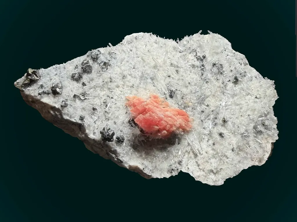 Rhodochrosite, Tetrahedrite image