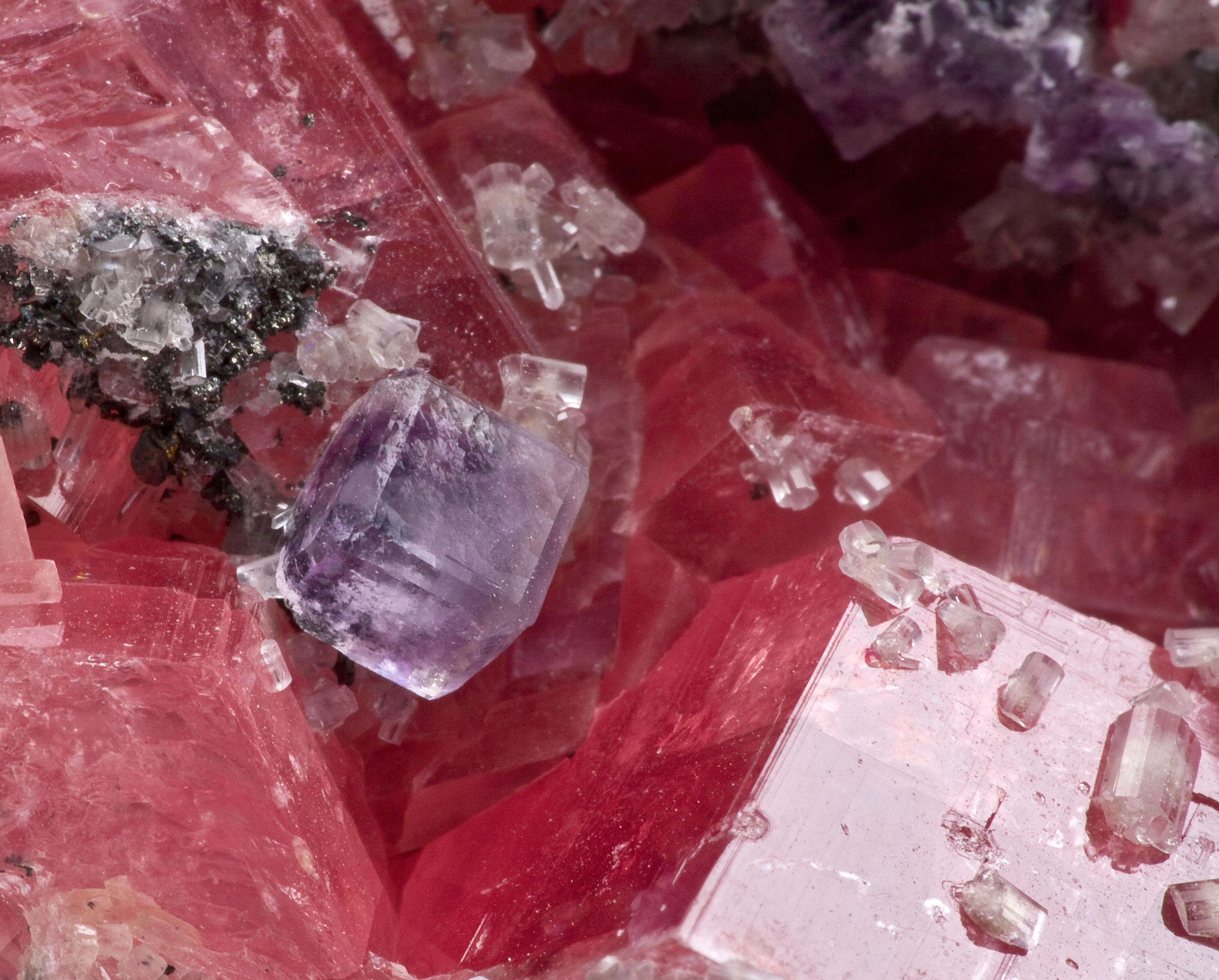 Rhodochrosite With Fluorite and Apatite - image 4