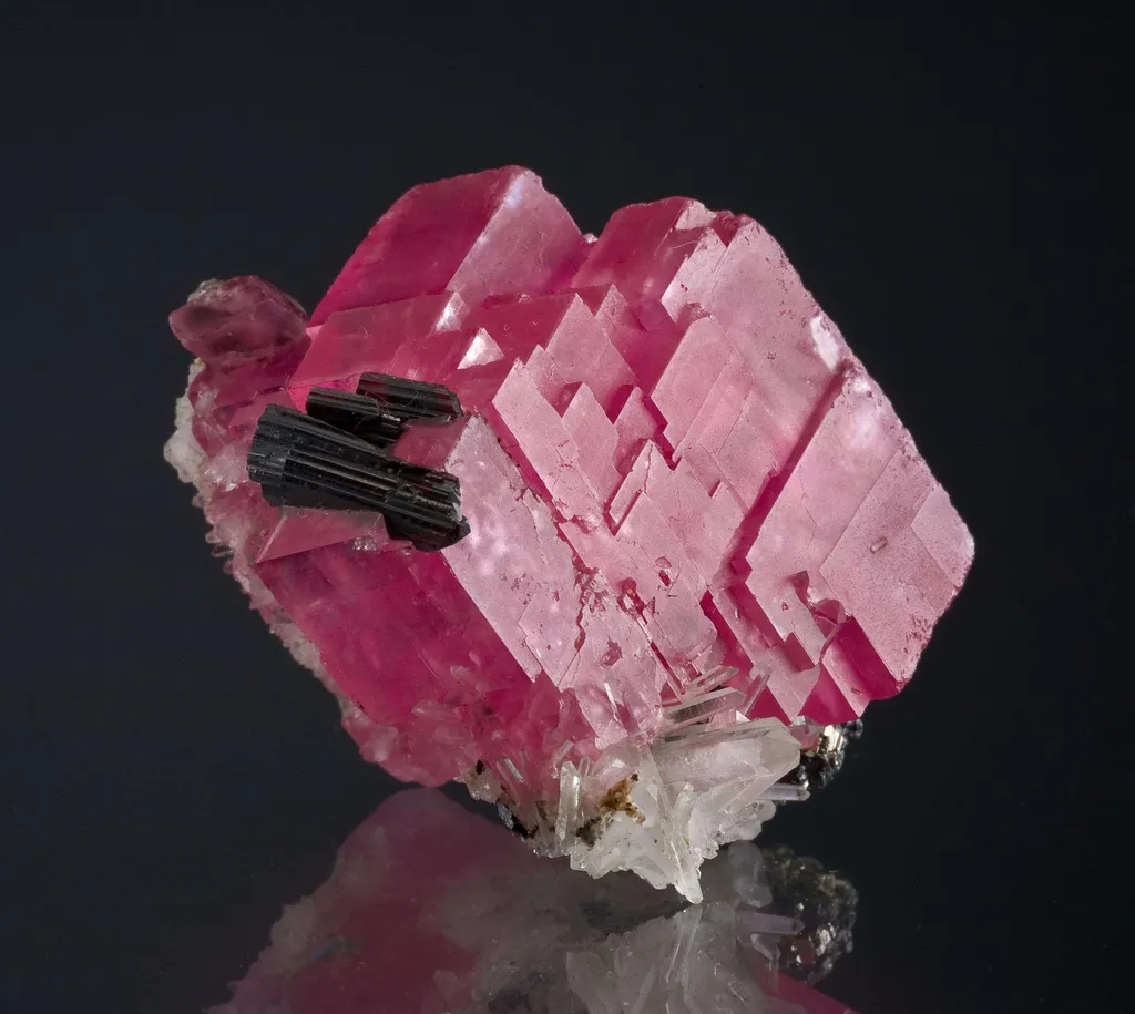 Rhodochrosite With Hubnerite and Quartz - image 2