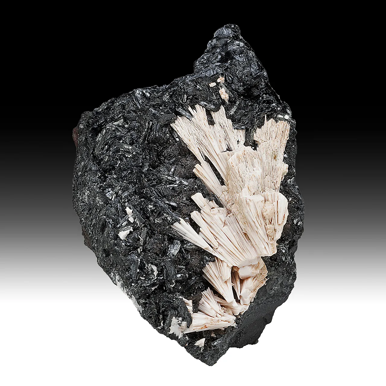 Rhodochrosite with Manganite - image 1