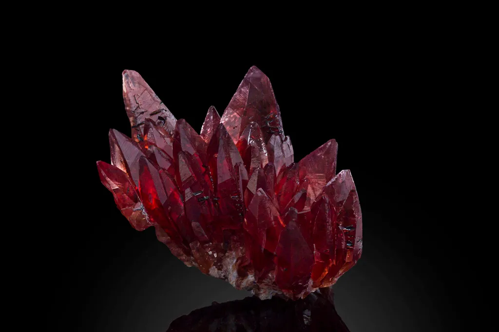 Rhodochrosite With Manganite image