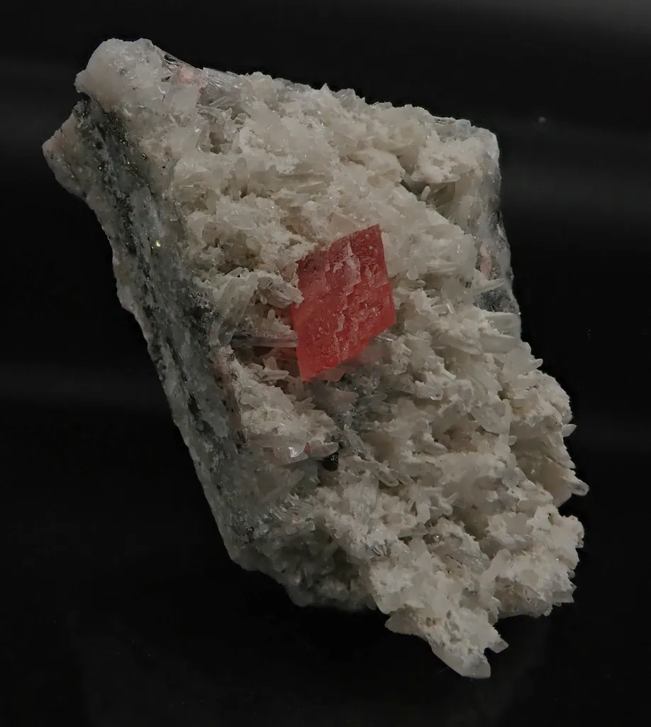 Rhodochrosite with Quartz image