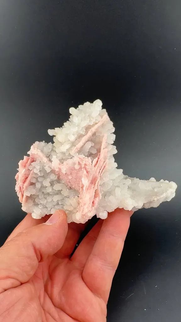 Rhodochrosite with Quartz image