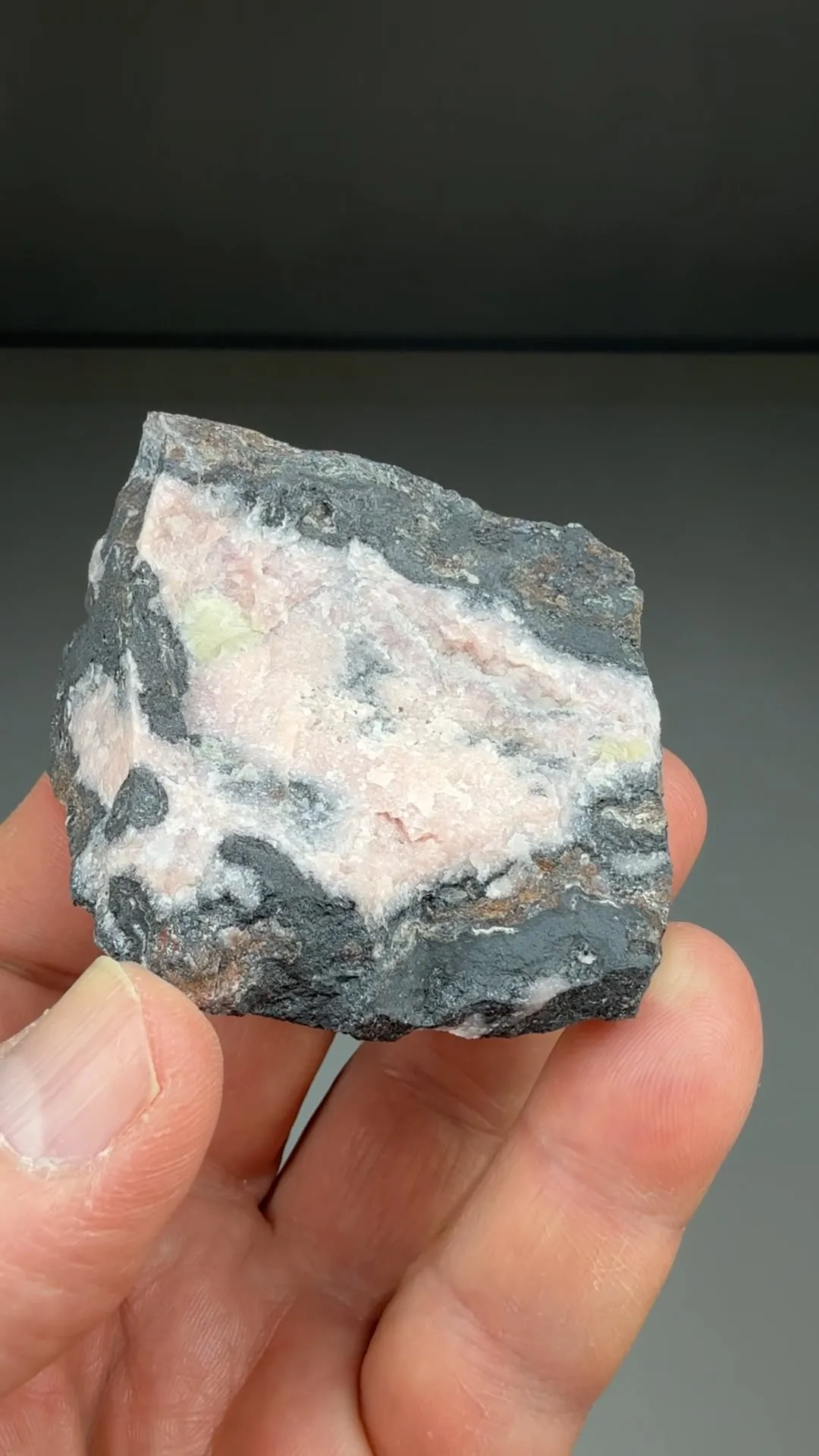 Rhodochrosite with Wulfenite - image 2