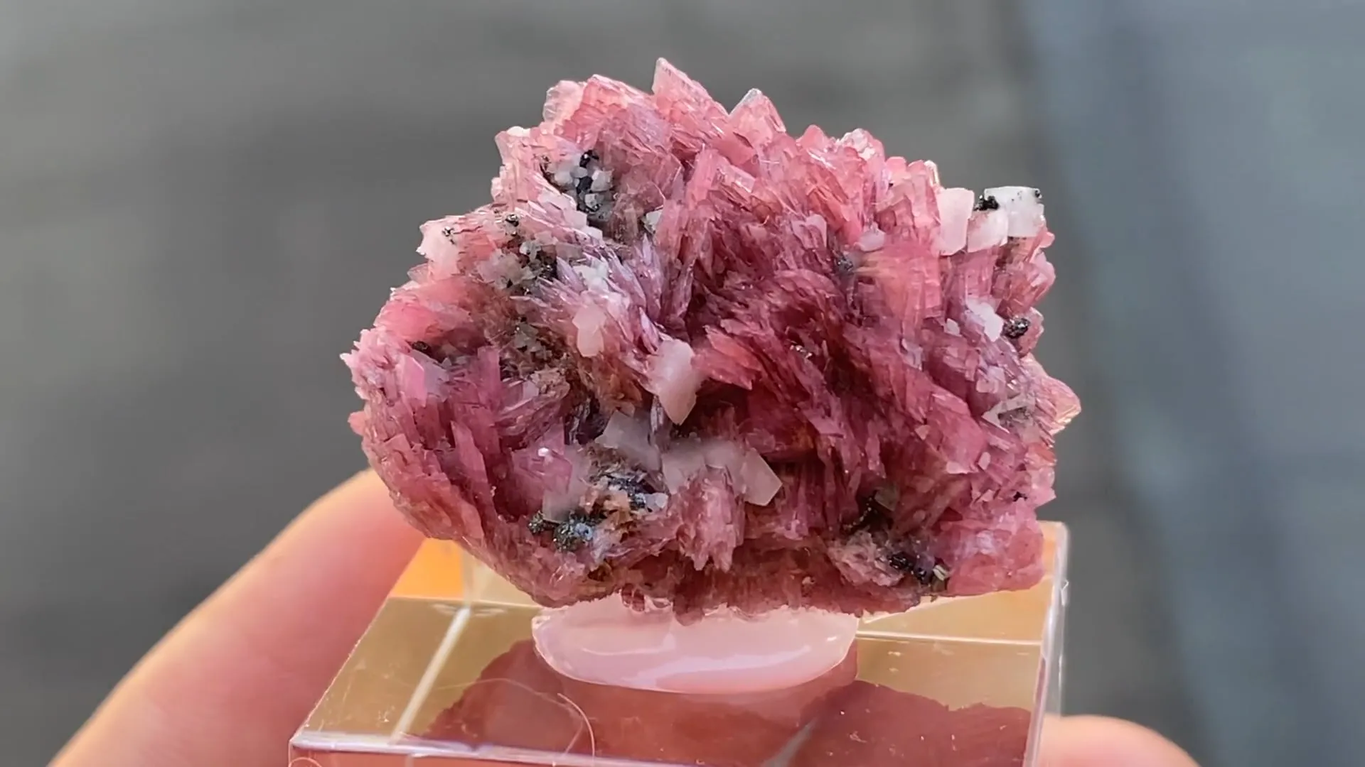 Rhodonite - image 5