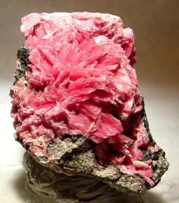 Rhodonite image