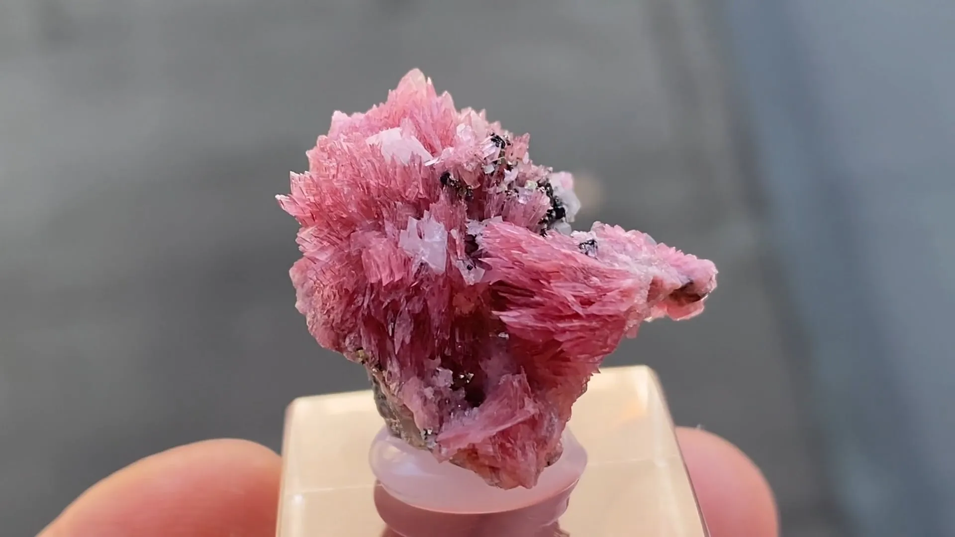 Rhodonite - image 5