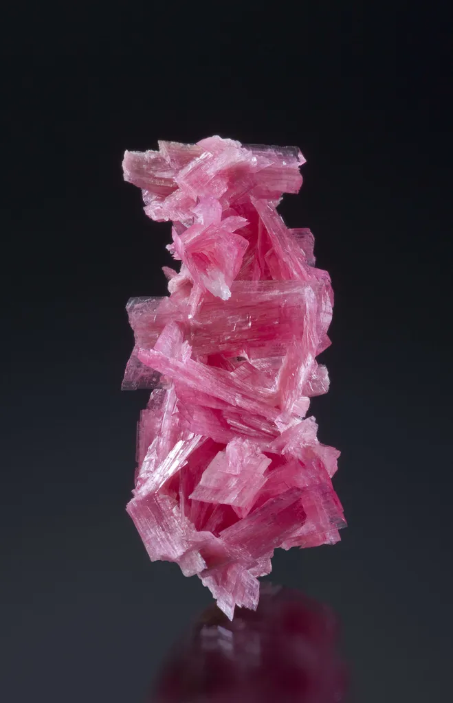 Rhodonite image