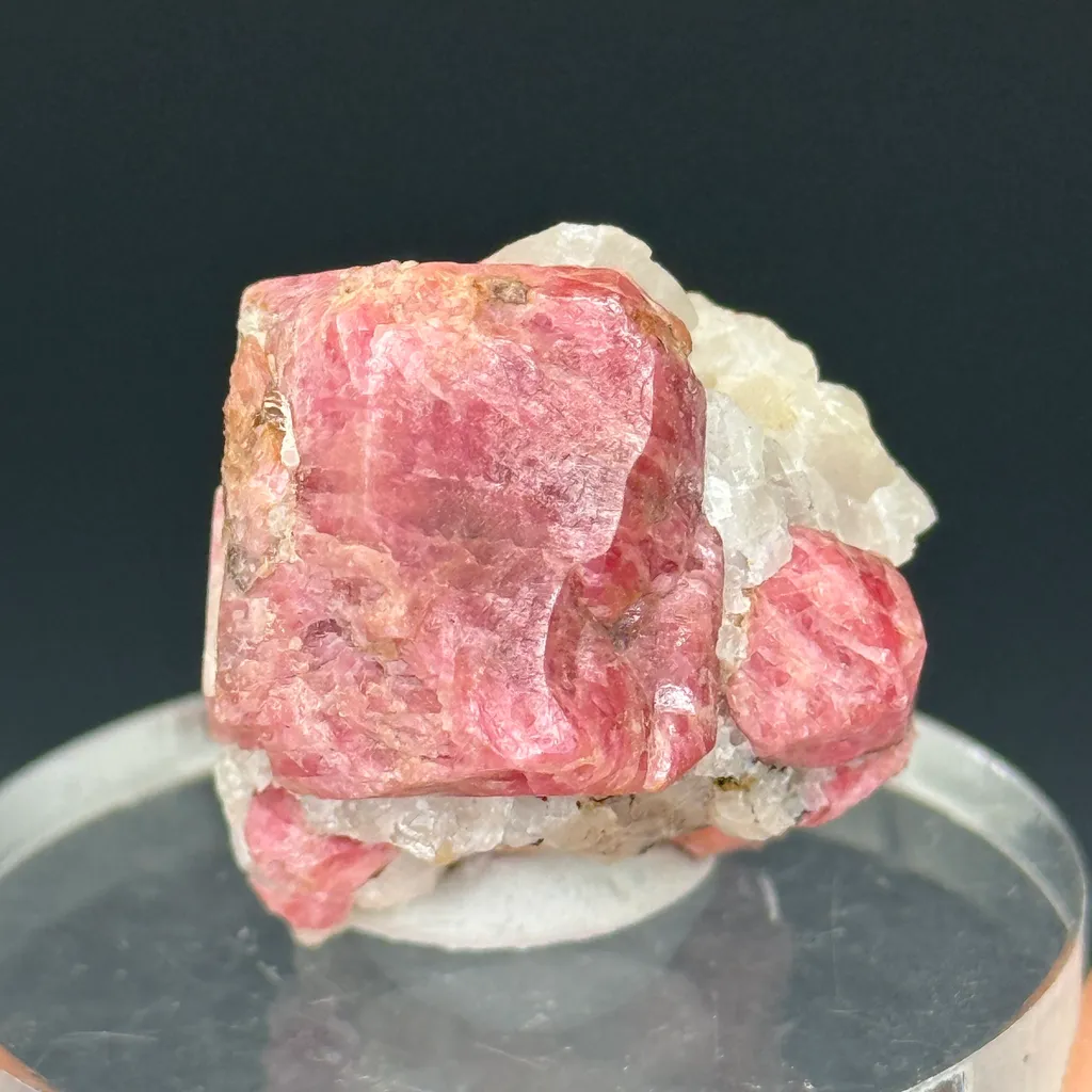 Rhodonite image
