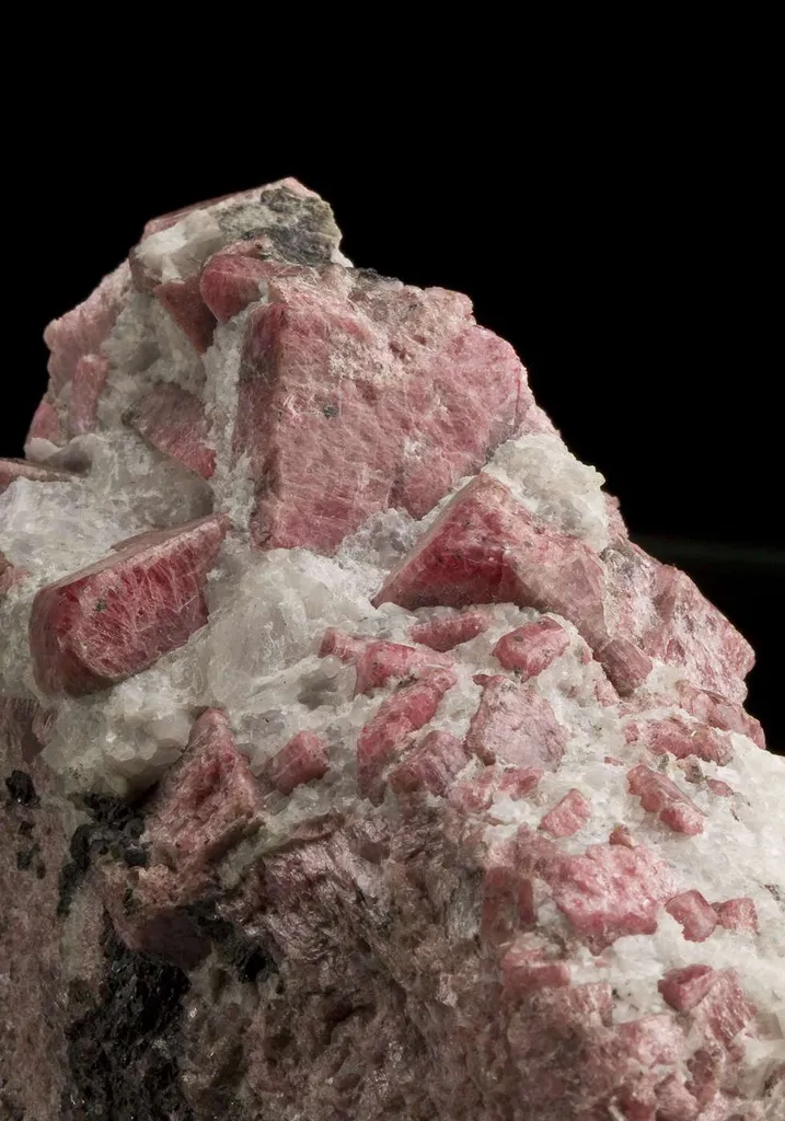 Rhodonite - image 2