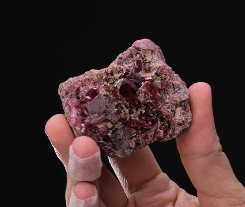 Rhodonite - image 2