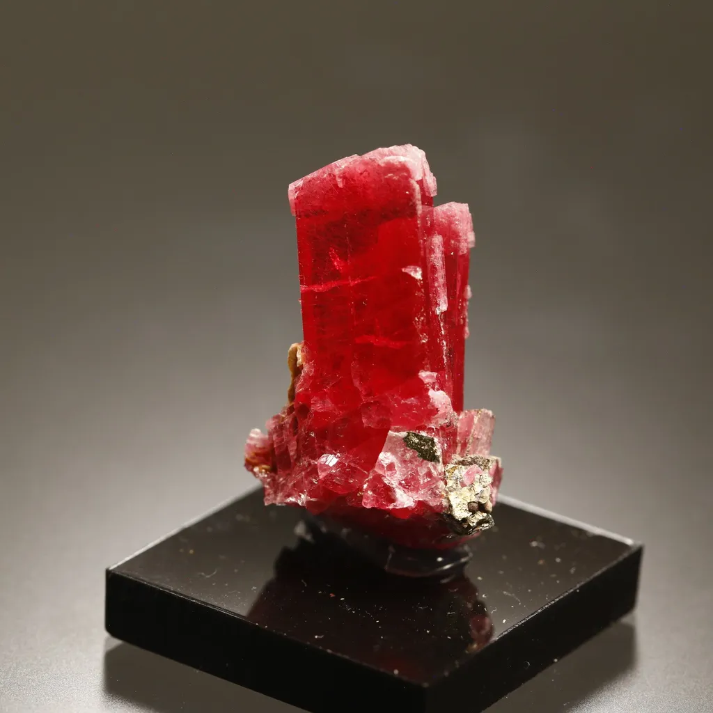 Rhodonite image