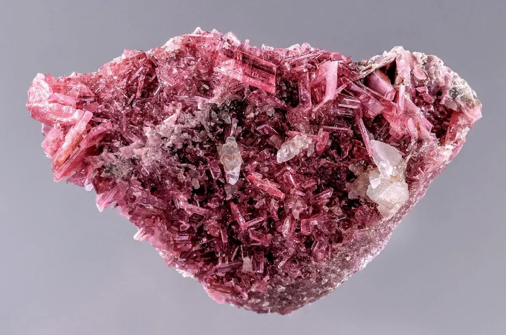 Rhodonite, Calcite image