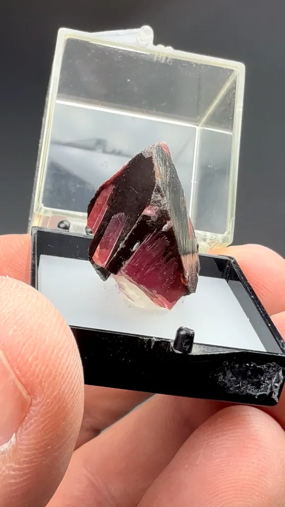 Rhodonite - image 2