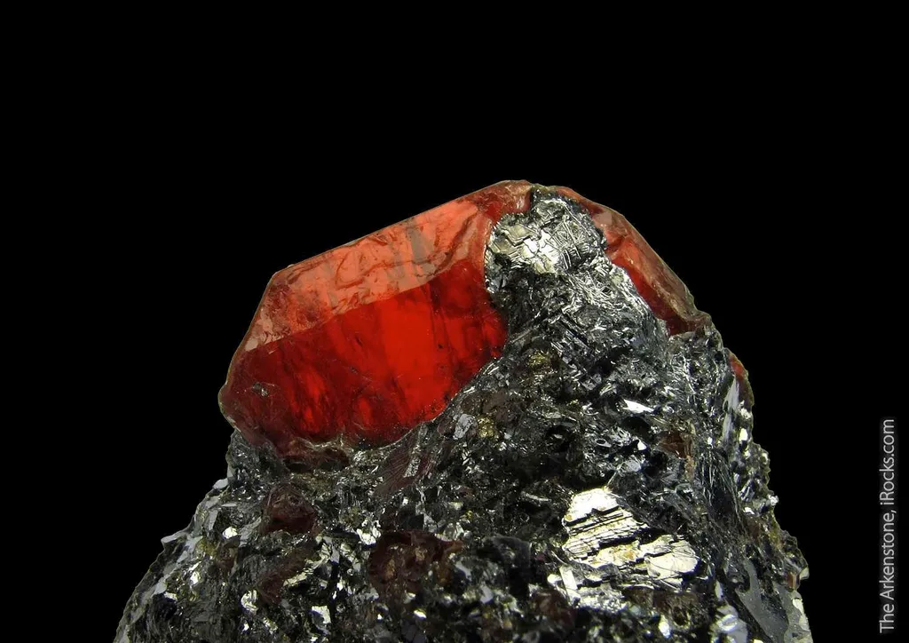 Rhodonite - image 3