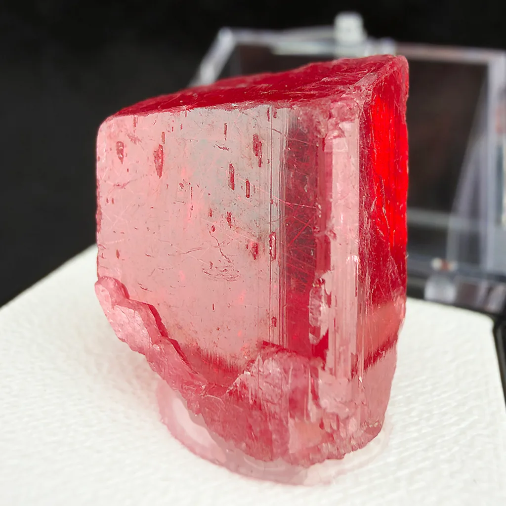 Rhodonite from Morro da Mina mine, Conselheiro Lafaiete, Minas Gerais, Brazil image