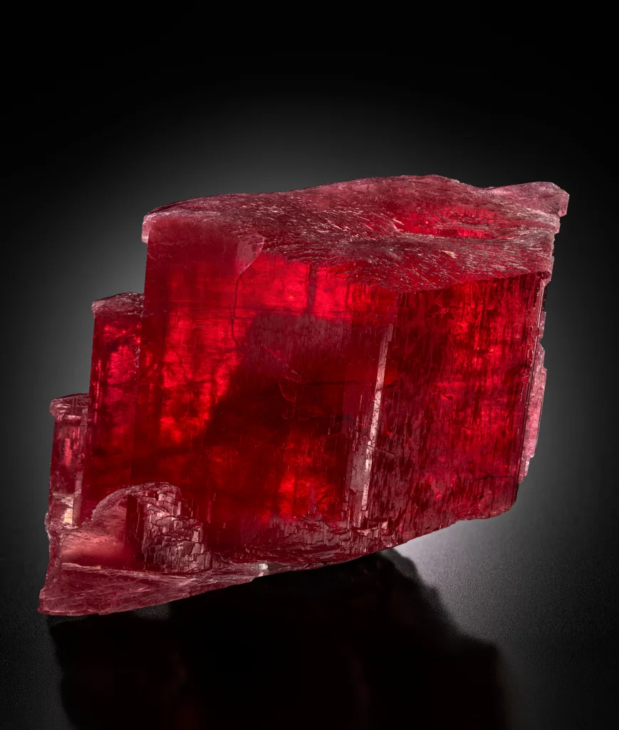 Rhodonite from Morro da Mina mine, Conselheiro Lafaiete, Minas Gerais, Brazil image