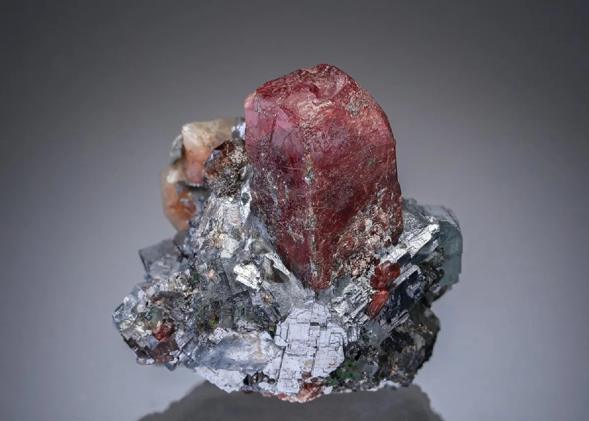 Rhodonite in Galena - image 1