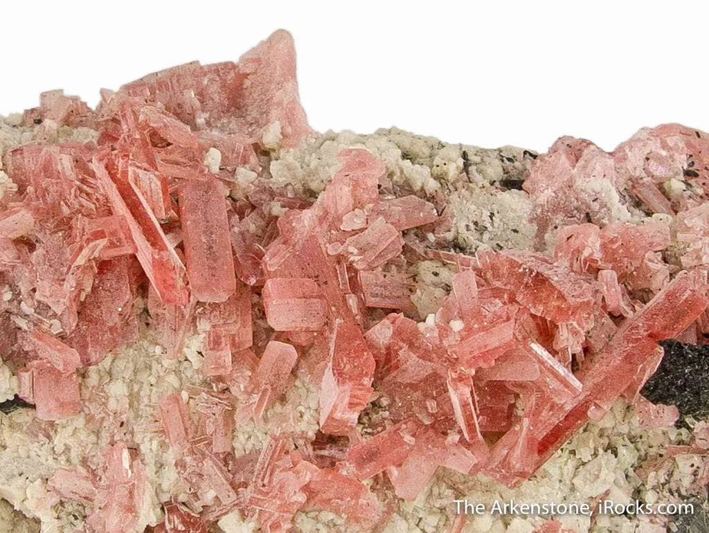 Rhodonite with Bannisterite - image 3