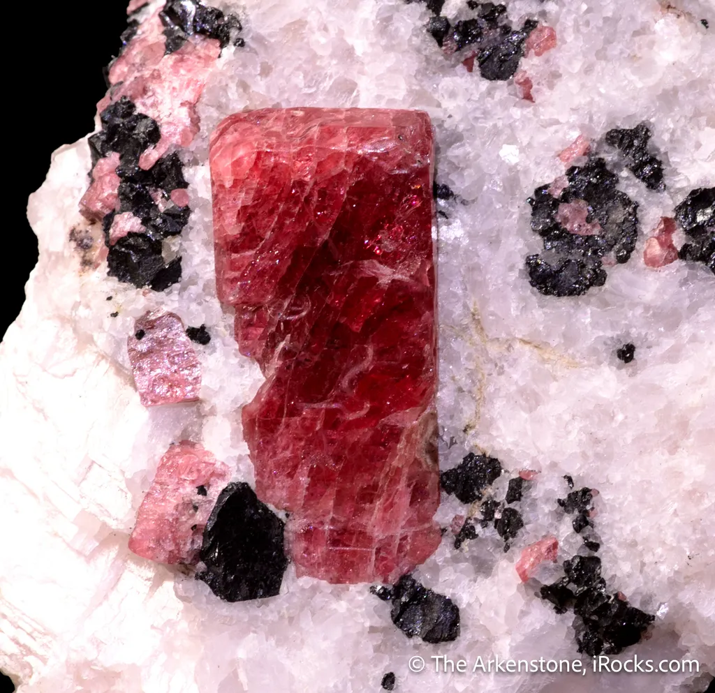 Rhodonite with Franklinite in Calcite - image 7