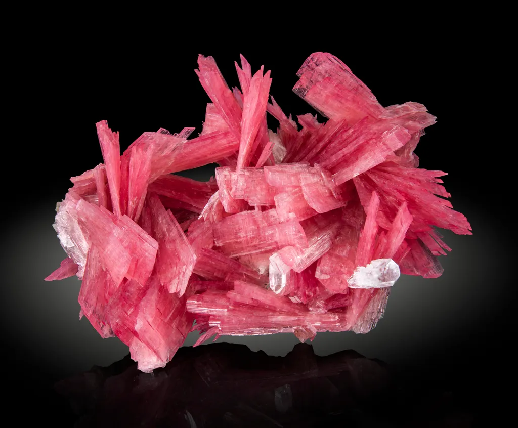 Rhodonite with Quartz image