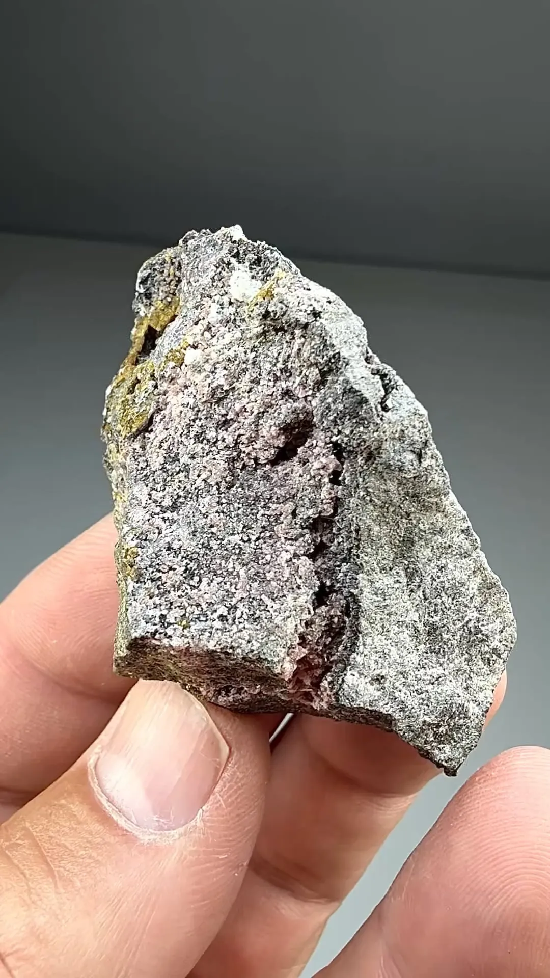 Rhodonite with Richterite - image 2