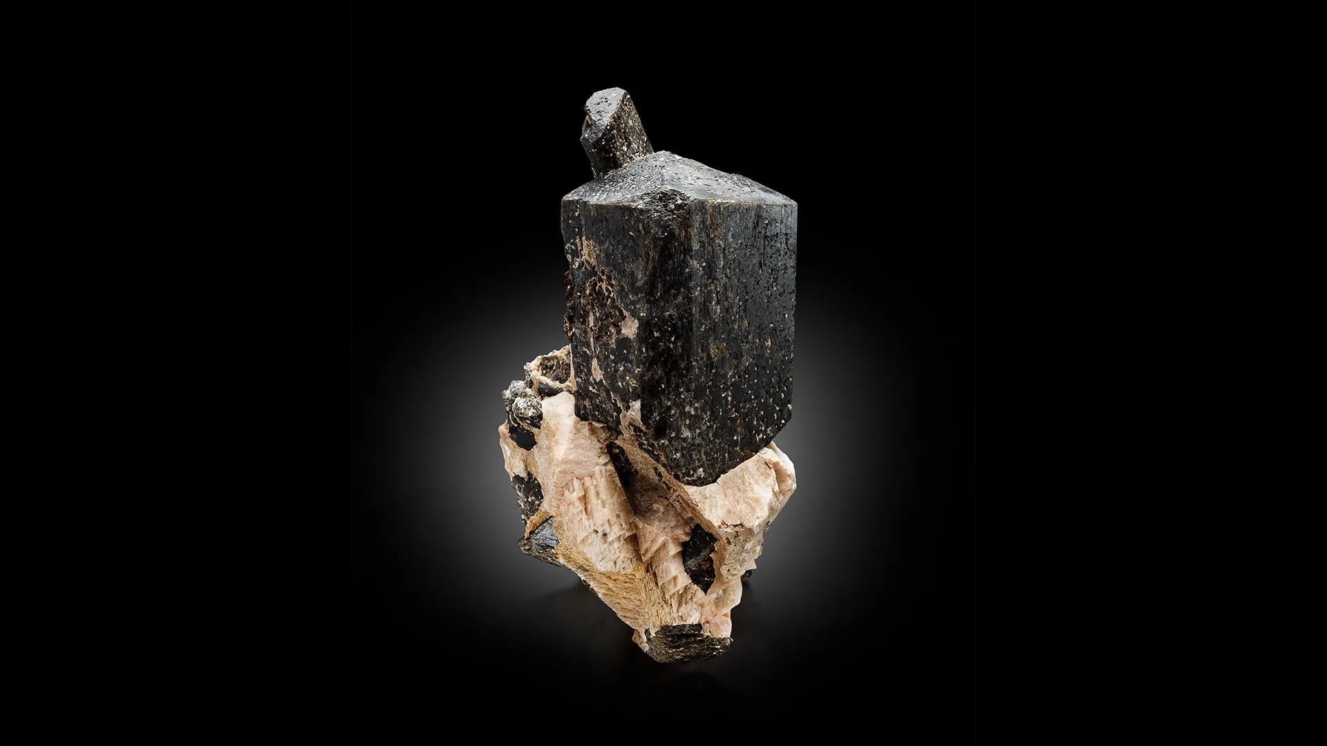 Richterite (var. Fluororichterite) - image 1