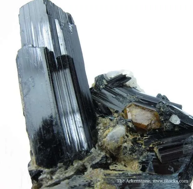 Riebeckite and Bastnaesite-(Ce) - image 2