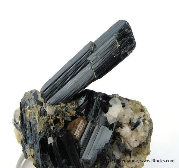 Riebeckite and Bastnaesite-(Ce) - image 4