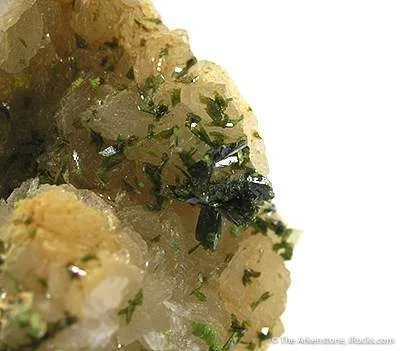 Rodalquilarite on Alunite - image 3