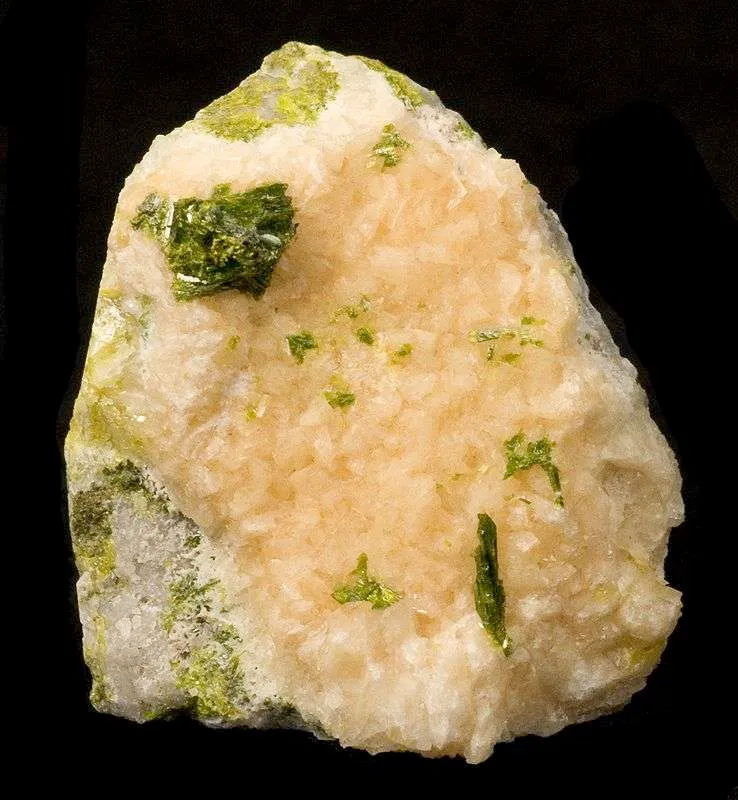 Rodalquilarite on Alunite - image 2