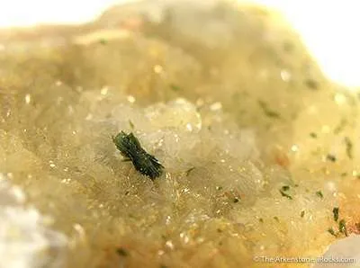 Rodalquilarite on Alunite - image 3