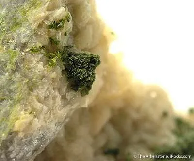 Rodalquilarite on Alunite - image 3
