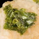 Rodalquilarite on Alunite - image 1