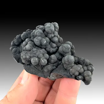 Romanechite from Bulgaria