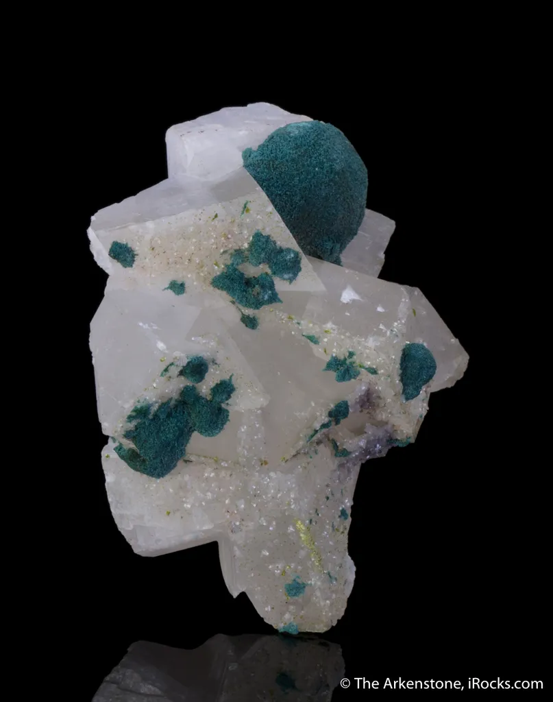 Rosasite on Calcite - image 3