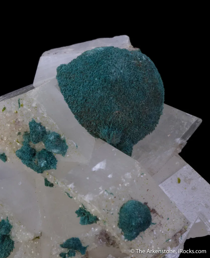 Rosasite on Calcite image