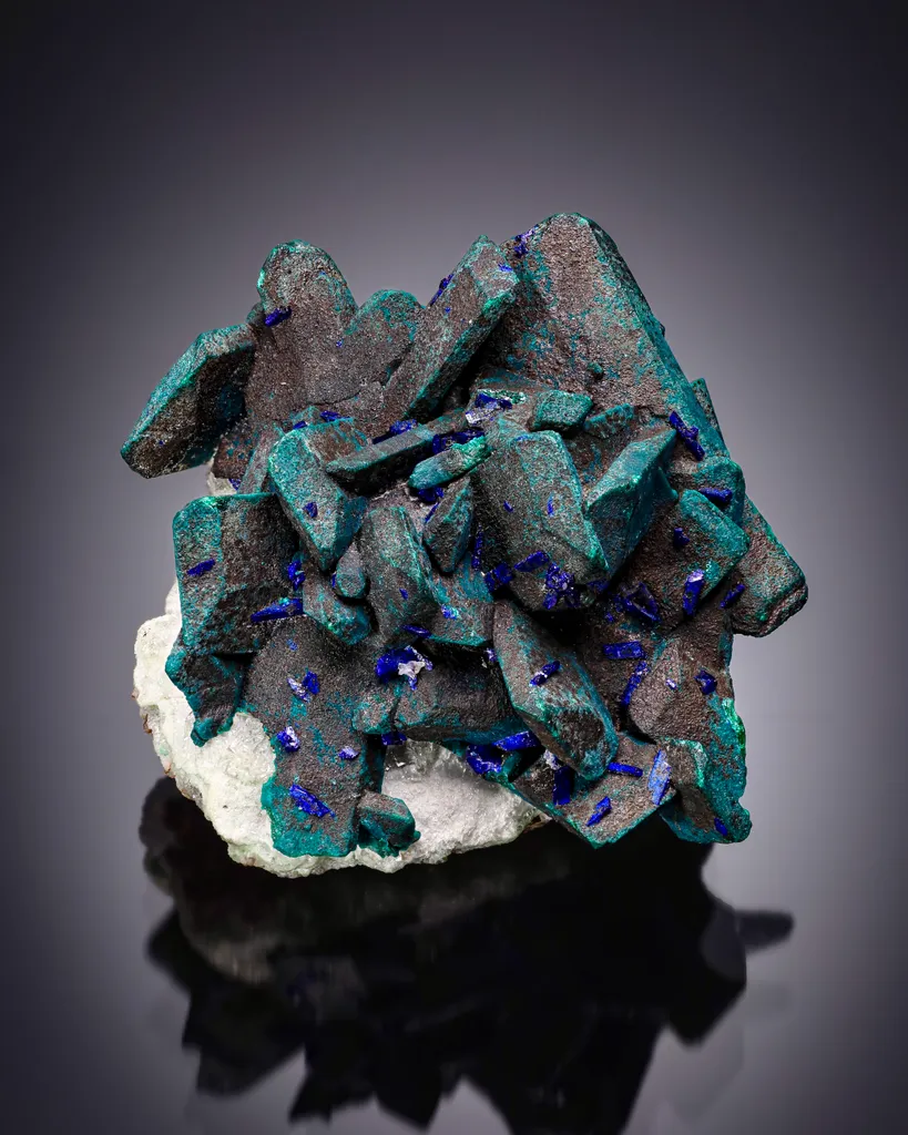 Rosasite ps. Malachite ps. Azurite on Smithsonite from Namibia, Oshikoto Region, Tsumeb image